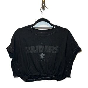 NFL Women’s Cropped Las Vegas Raiders NFL Football T-shirt, Medium/Large